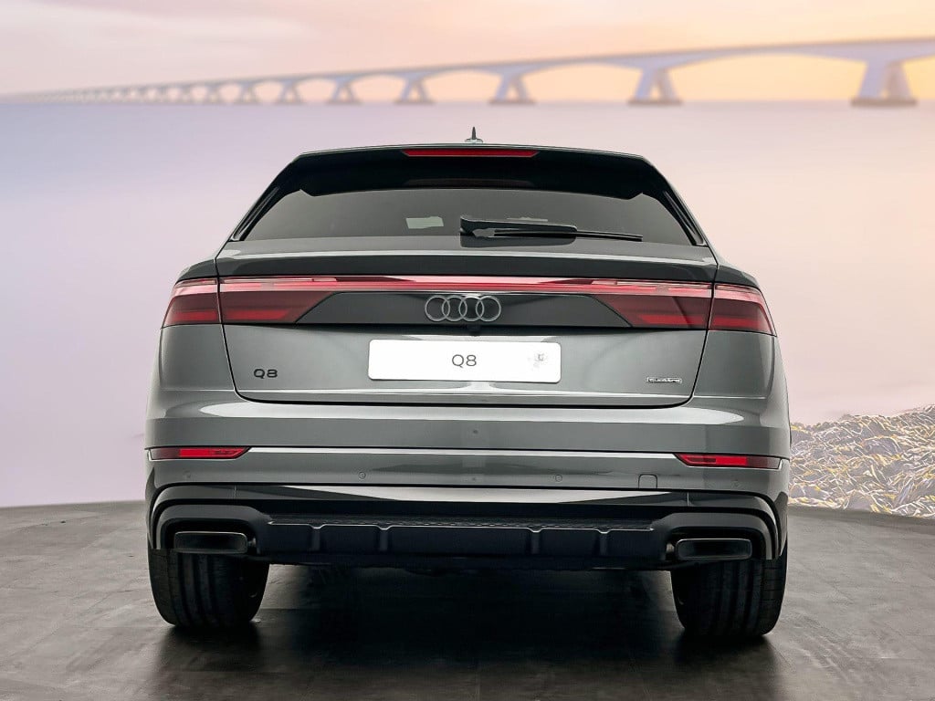 Audi Q8 pro line s 55 tfsi e 290 kw / 394 pk suv 8 versn.
