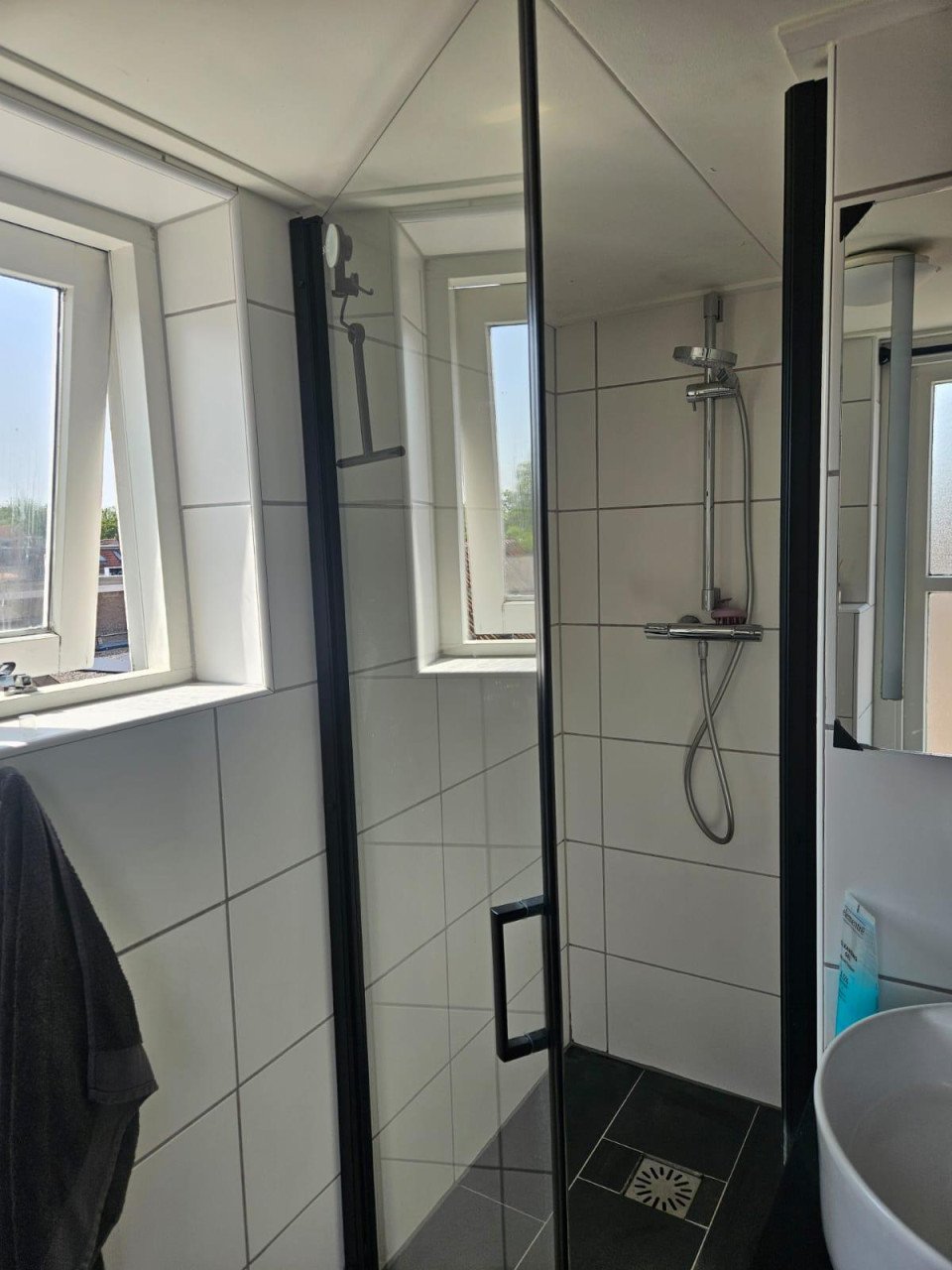 Sfeervolle woning met dakterras in hartje Goes – per direct beschikbaar!