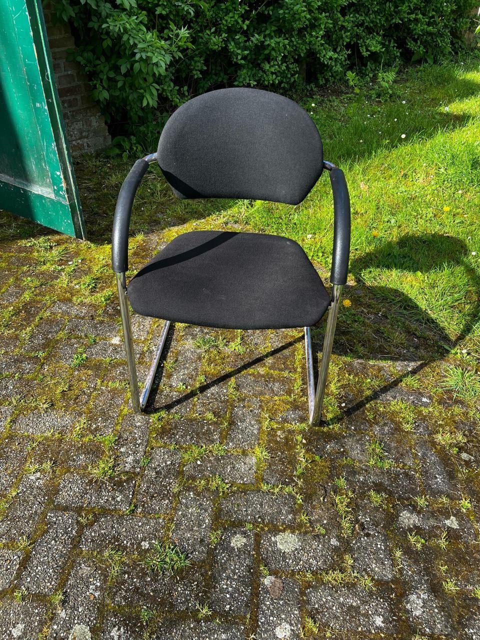 Twee mooi stoeltjes.