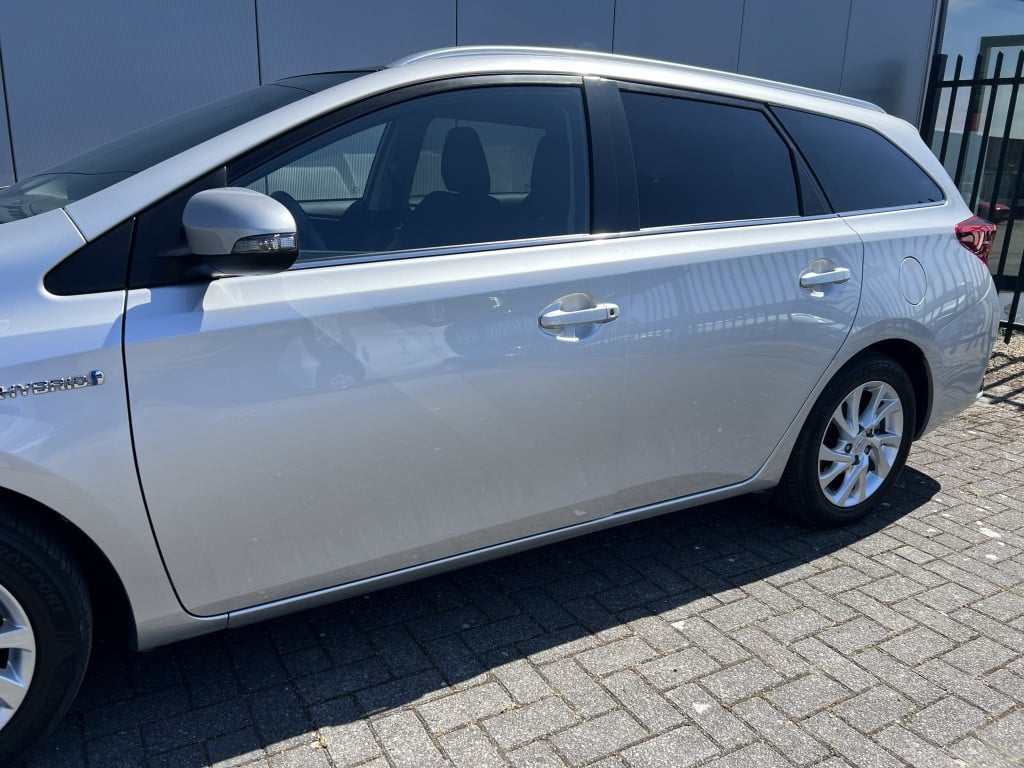 Toyota Auris touring sports 1.8 hybr. trend