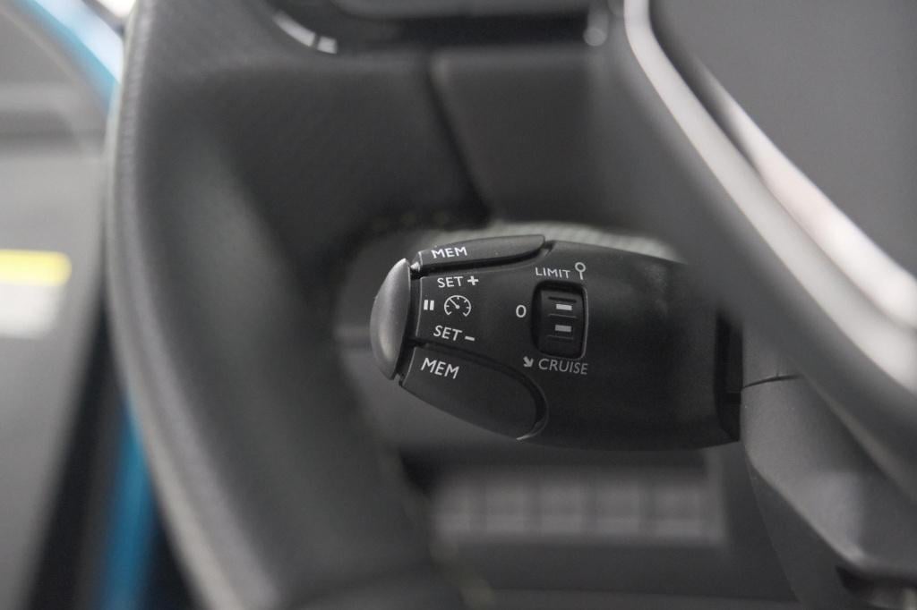 Peugeot 2008 1.2 hybrid 136 gt | camera | apple carplay | parkeersensoren |