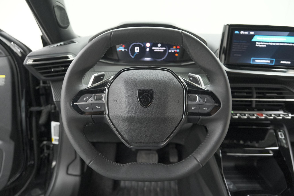 Peugeot 2008 puretech 130 eat8 allure | 360 camera | adaptieve cruise contr