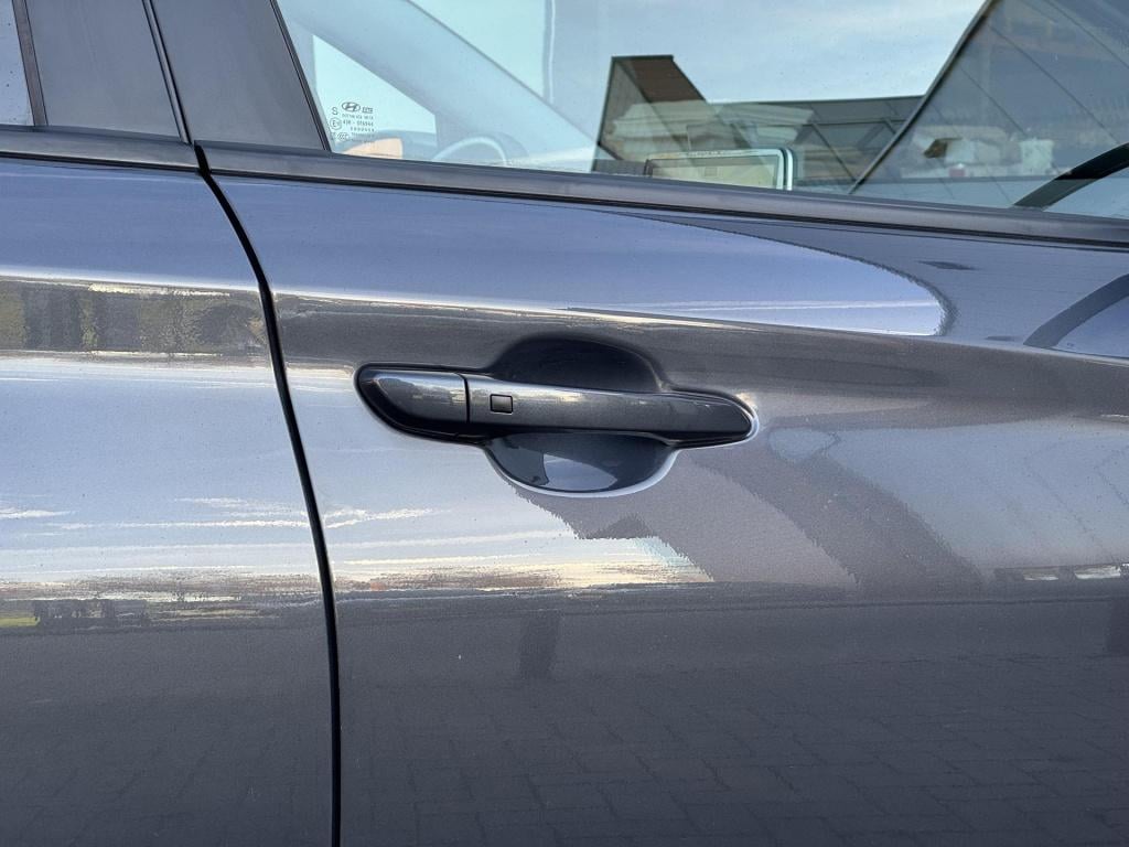 Hyundai Kona ev premium 64 kwh soh 97%, 3-fase lader nl-auto!