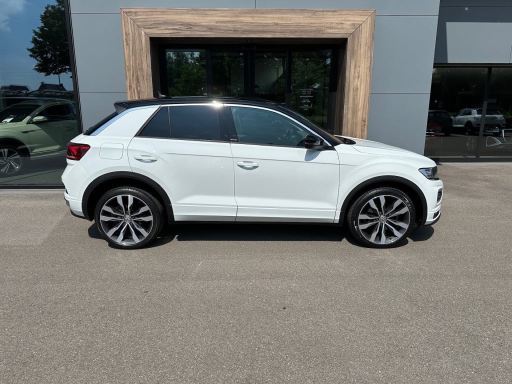Volkswagen T-roc 1.5 tsi 150pk dsg r-line | 19 inch | led | trekhaak | virt