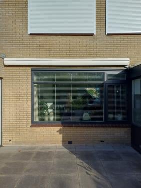 Zonnescherm elektrisch, knikarm