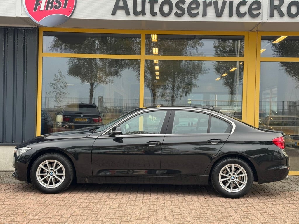 BMW 3-serie 318i executive automaat