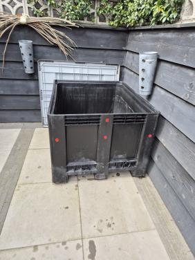 Palletbox kunststof 120x100x76cm gesloten, 3-sledes