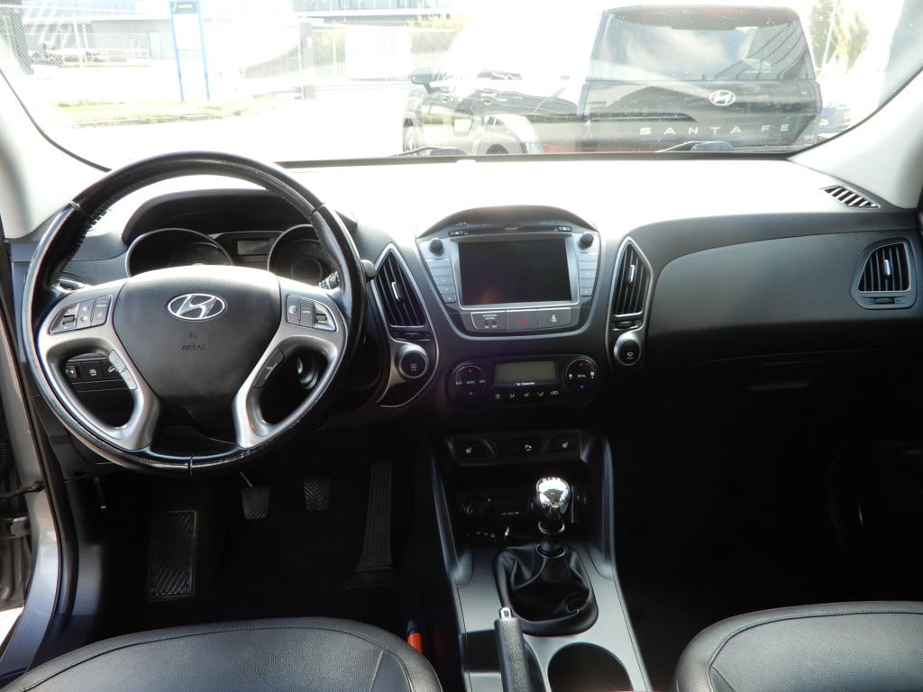 Hyundai Ix35 1.6i gdi go! | trekhaak 1200kg | navigatie | nl auto | achteru