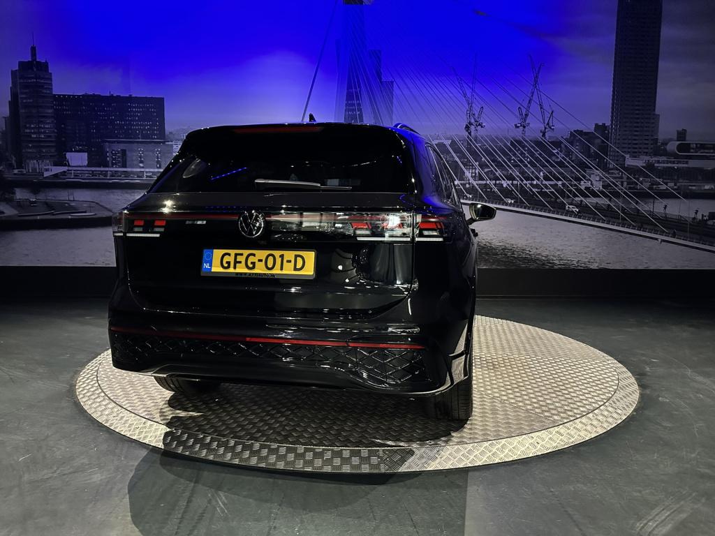 Volkswagen Tiguan 1.5 etsi r-line business *standkachel*pano*trekhaak*harma