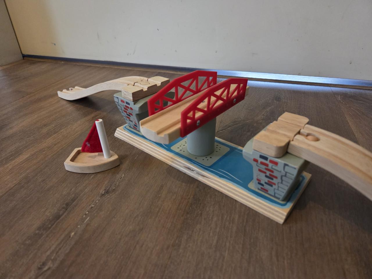 Houten trein draaibrug