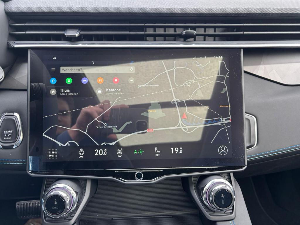 Lynk & Co 01 261pk phev, stuurverwarming, pano dak, carplay