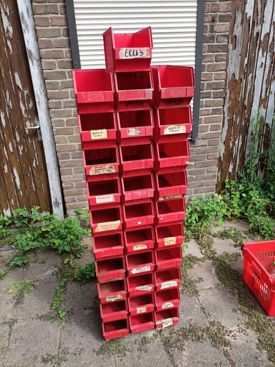 Industriële magazijn bakken / stapelbakken