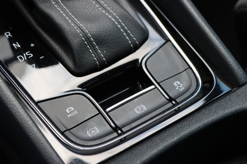 Skoda Karoq 1.5 tsi sportline business 150pk dsg7