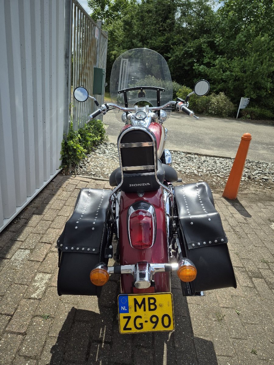 Honda Shadow VT750 Classic met weinig Km