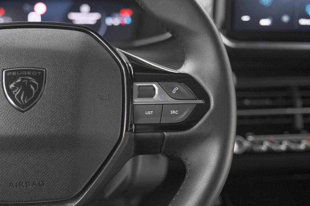 Peugeot 208 puretech 100 allure | apple carplay | parkeersensoren | climate