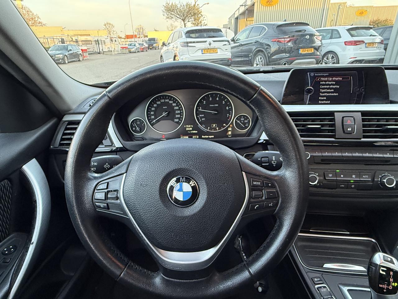 BMW 3-serie - 320i High Executive