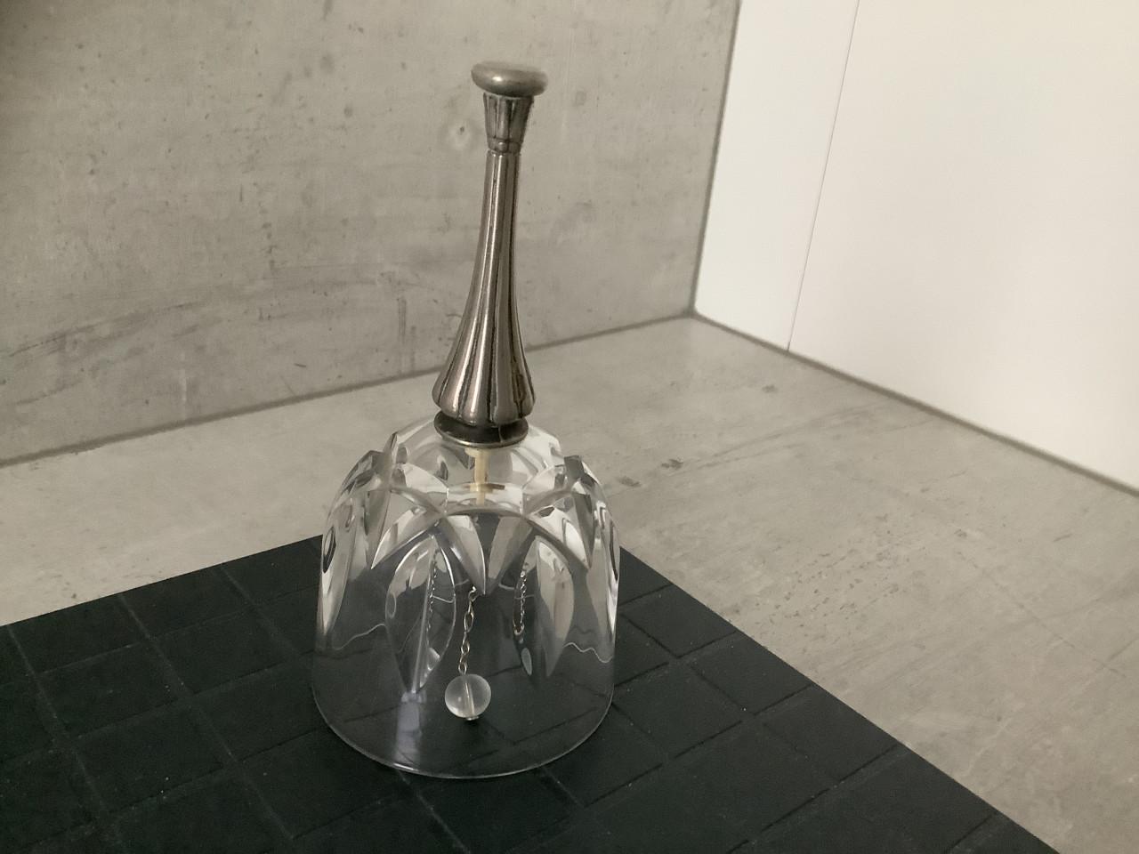 Prachtige Kristallen Tafelbel met Tinnen Handvat