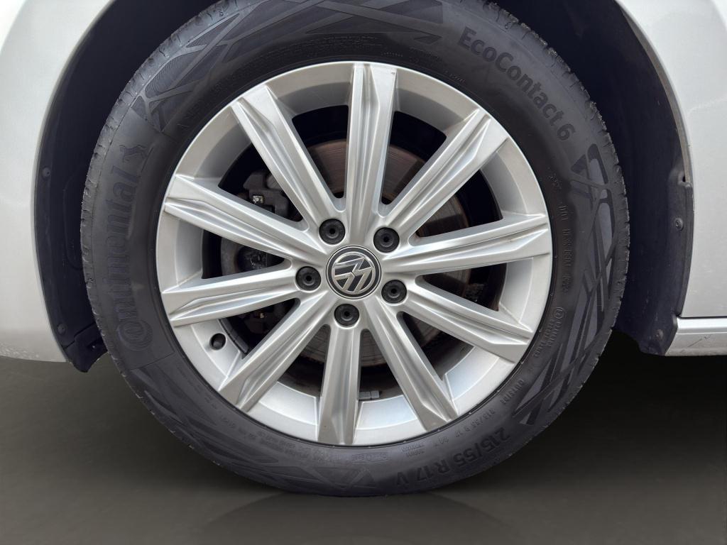 Volkswagen Touran 1.4 tsi highline 7p | panoramadak | camera | wegklaptrekh