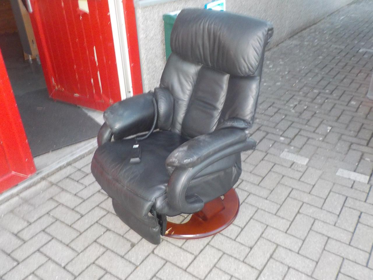 Mooie  kwaliteit leren draai relax fauteuil met 2 motoren in goede staat