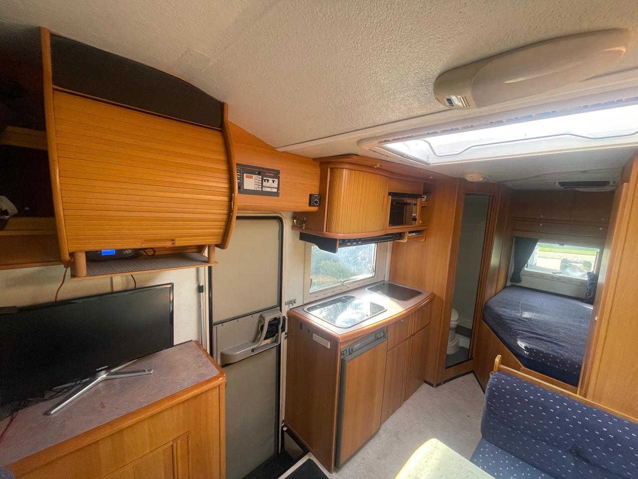 Moderne Camper dubbele airco lage km stand