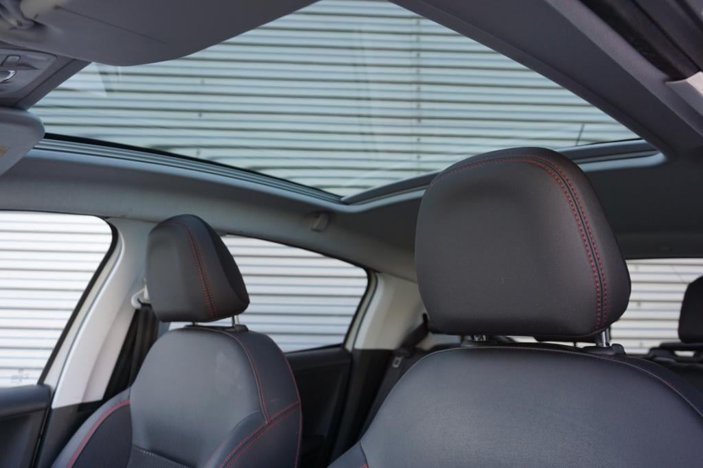 Peugeot 208 1.2 puretech gt-line airco / navi / cruise / camera / pano / ca
