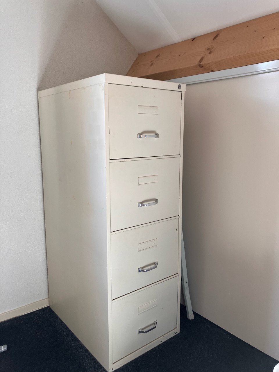 Stalen archiefkast