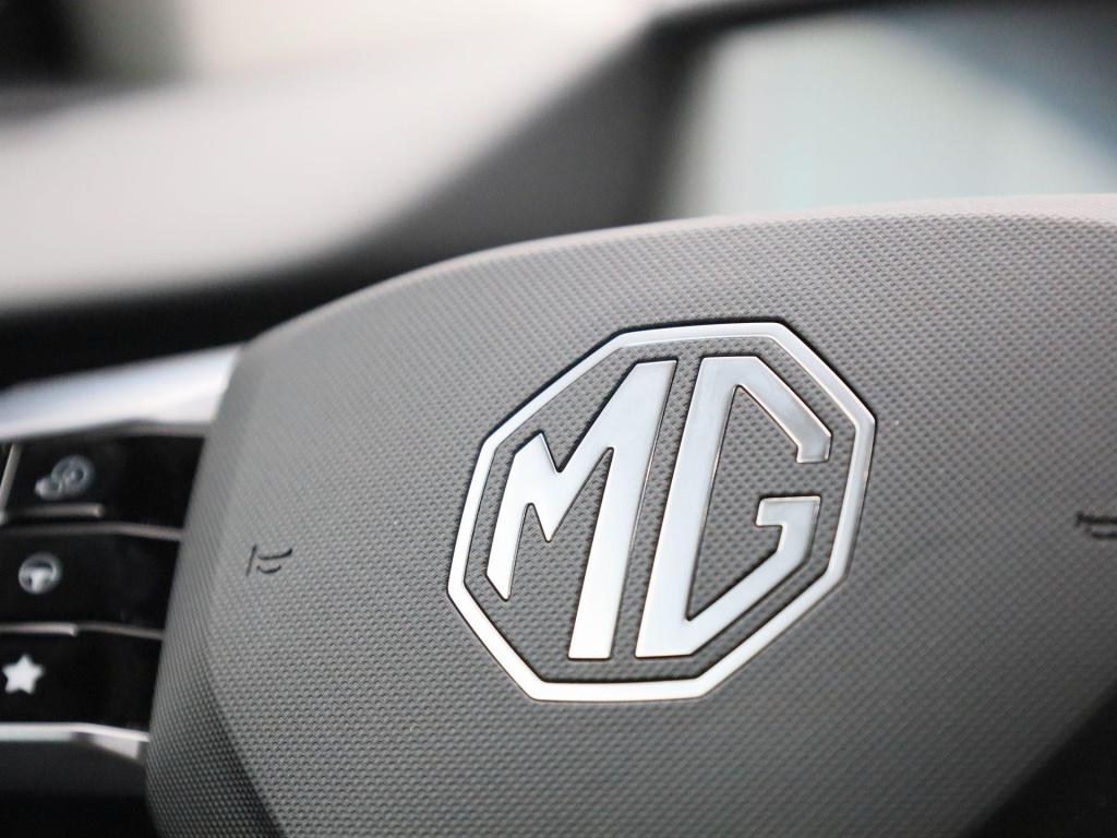 MG Mgs5 Ev luxury 64 kwh | black pack | 360 camera | warmtepomp | getint gl