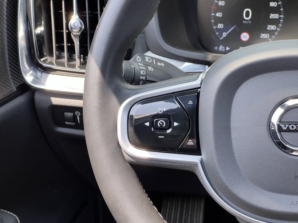 Volvo V60 t6 398pk recharge r-design| panodak| adap.cruise| trekhaak| awd|