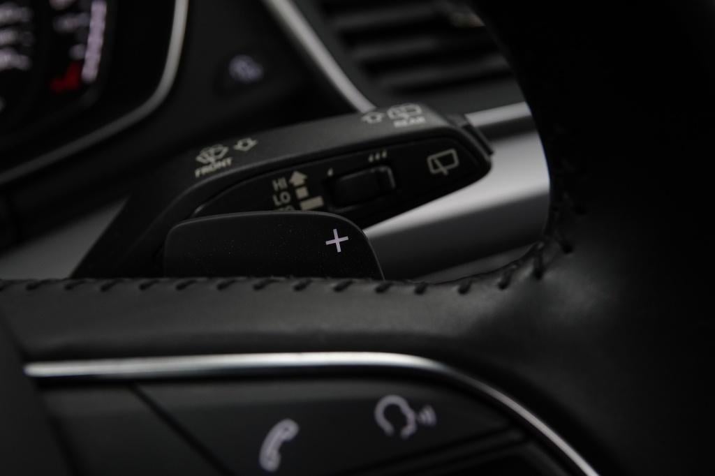 Audi Q5 2.0 quattro hybride | pano | luchtvering | led |