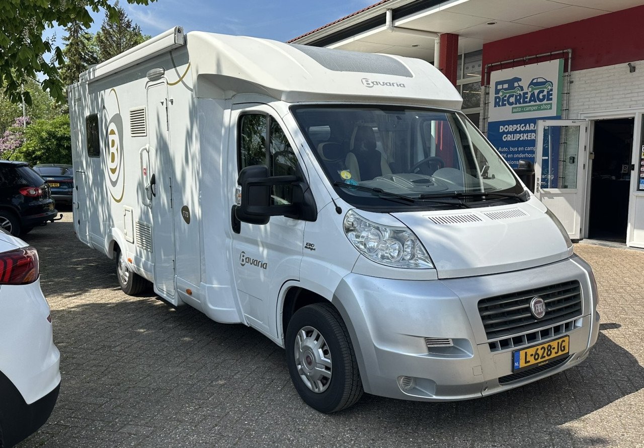 Bavaria T073XLC 2011 slechts 80.008km! 4pers queens bed, jaar APK, garantie