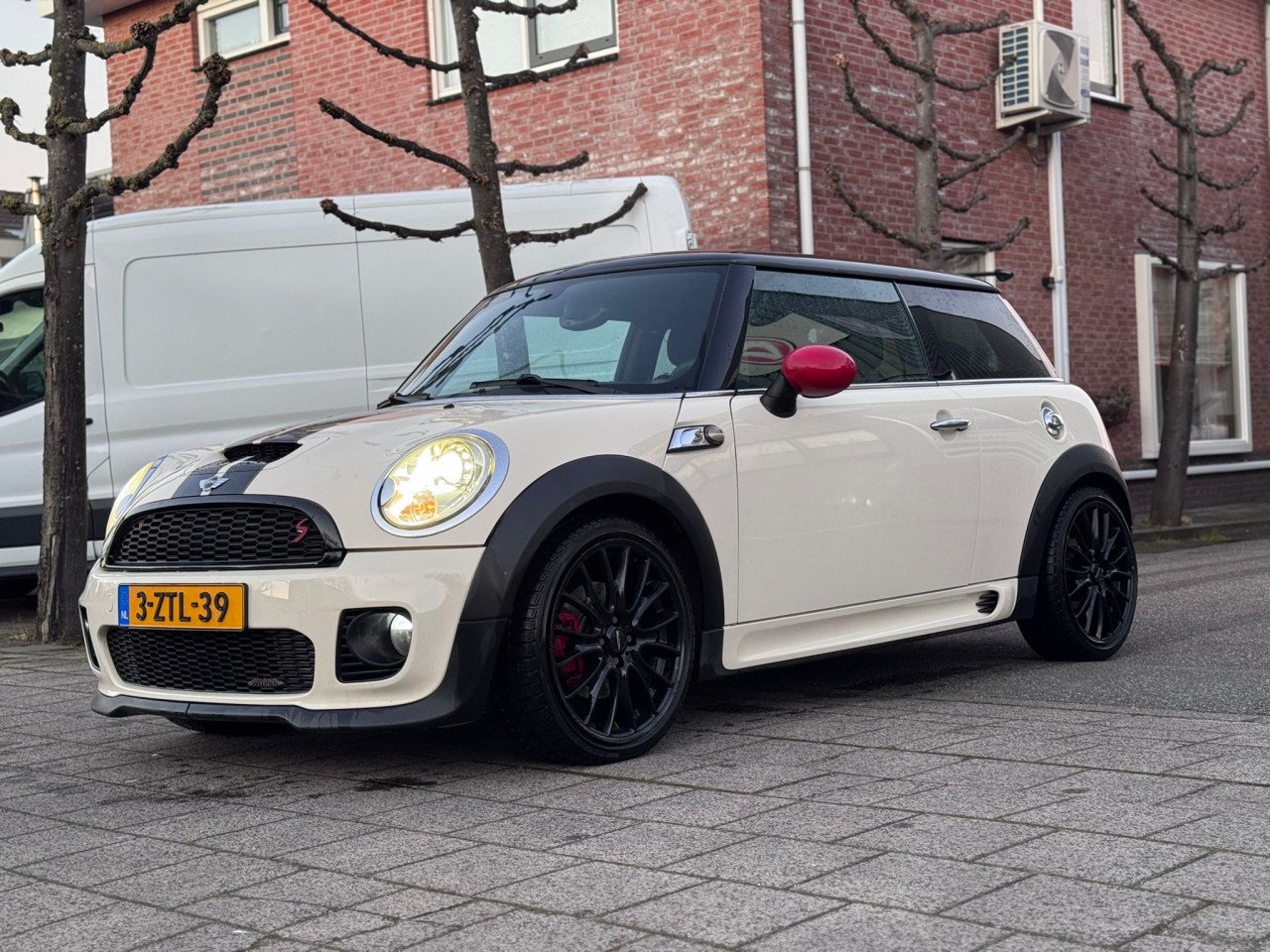 Mini 1.6 16V John Cooper Works S 275pk