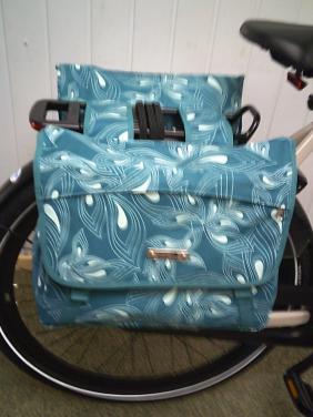 Nieuwe Tas 25,00