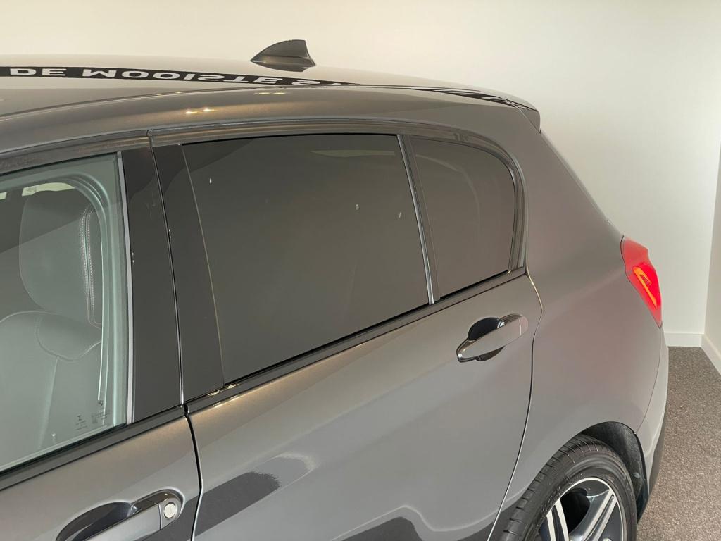 BMW 1 Serie 125i edition m sport shadow high executive