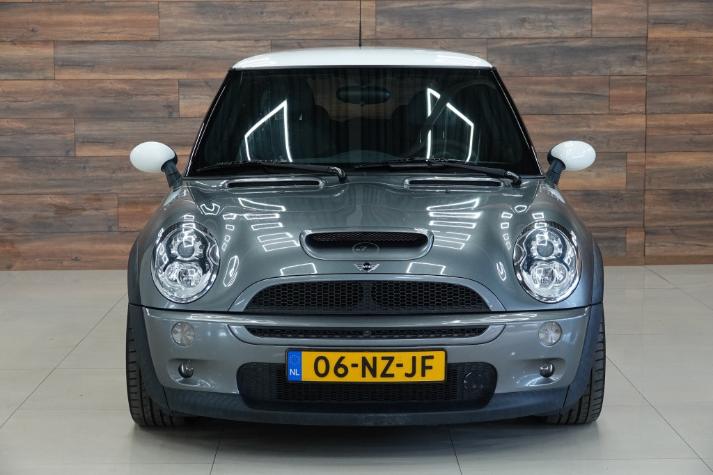 Mini Cooper mini 1.6 chili | cruise | milltek | xenon |