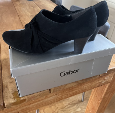Zwarte suède Gabor schoenen met hak