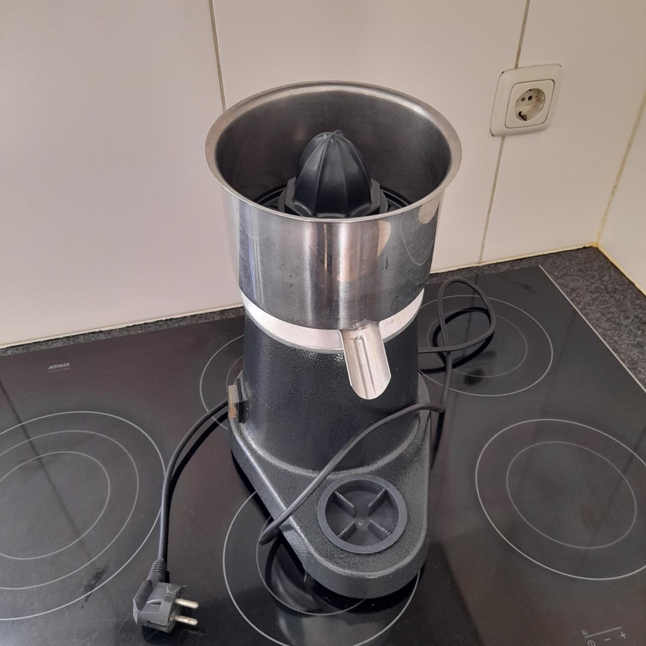 Professionele Fruit juicer / citrus pers( in goede nette staat)