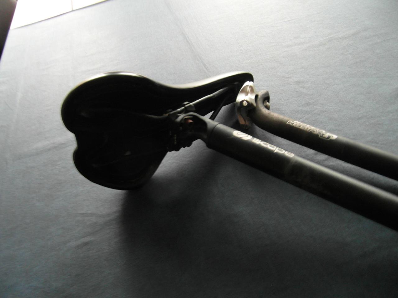 BBB Spectrum fietszadel met zadelpen.