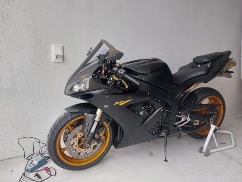 Yamaha r1