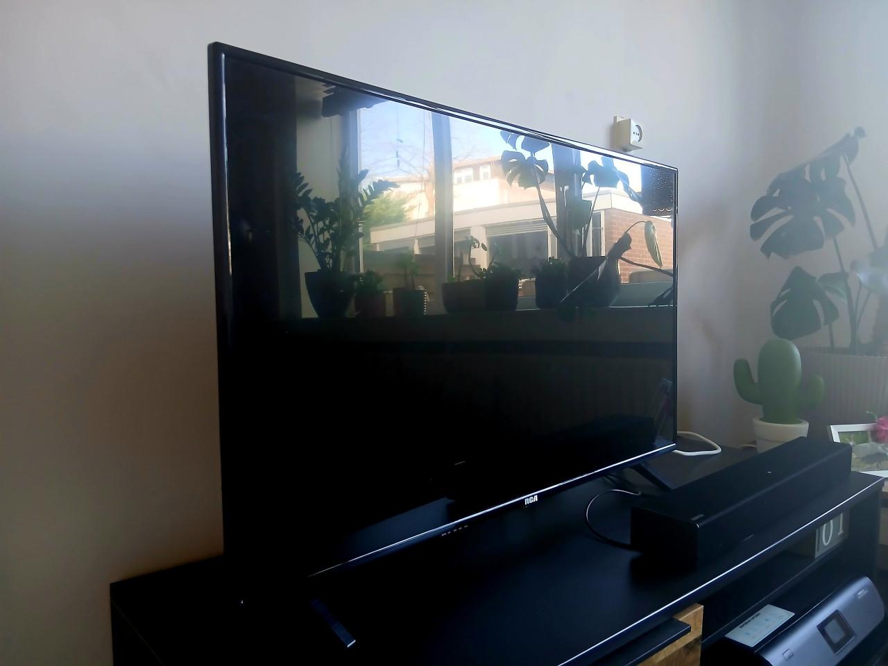 RCA RS43F2 - 43 inch - Full HD LED