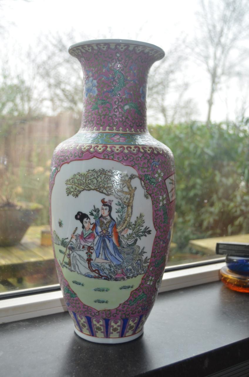 Mooie grote Chinese vaas, gesigneerd/gemerkt (2)