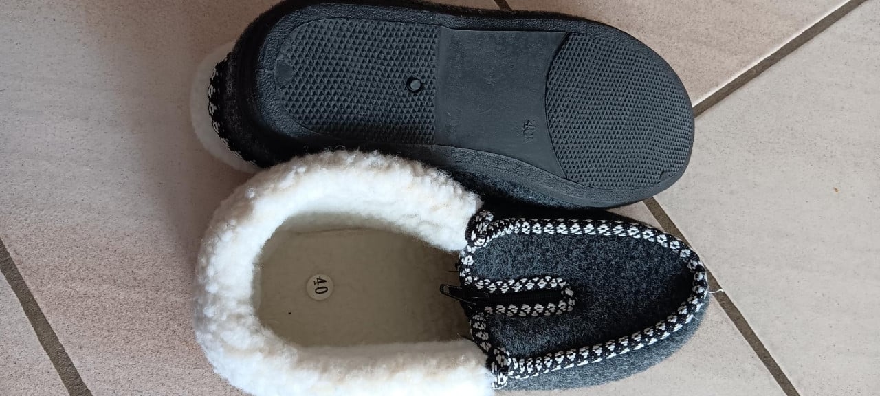Voor de koude avonden...LEKKERE WARME PANTOFFELS (NIEUW)