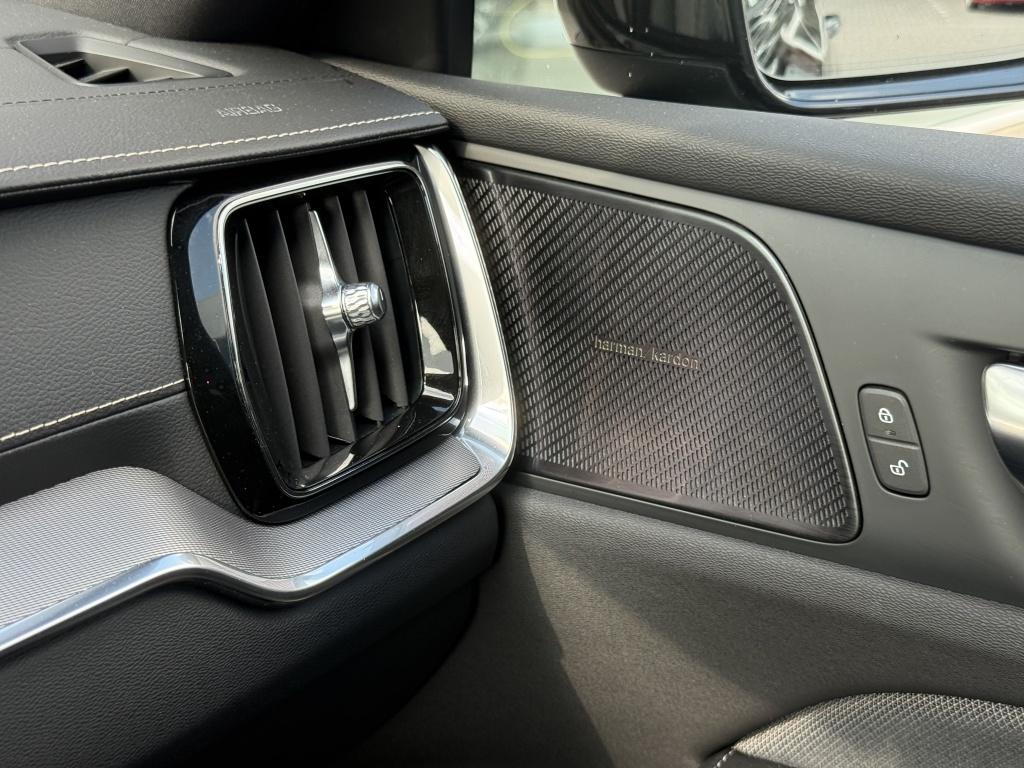 Volvo S60 t8 390pk recharge r-design| panodak| adap.cruise| trekhaak|camer