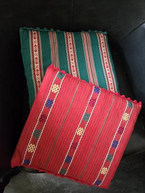 2 kussentjes Boho style met 2 hoesjes TurnOver 34x34 cm