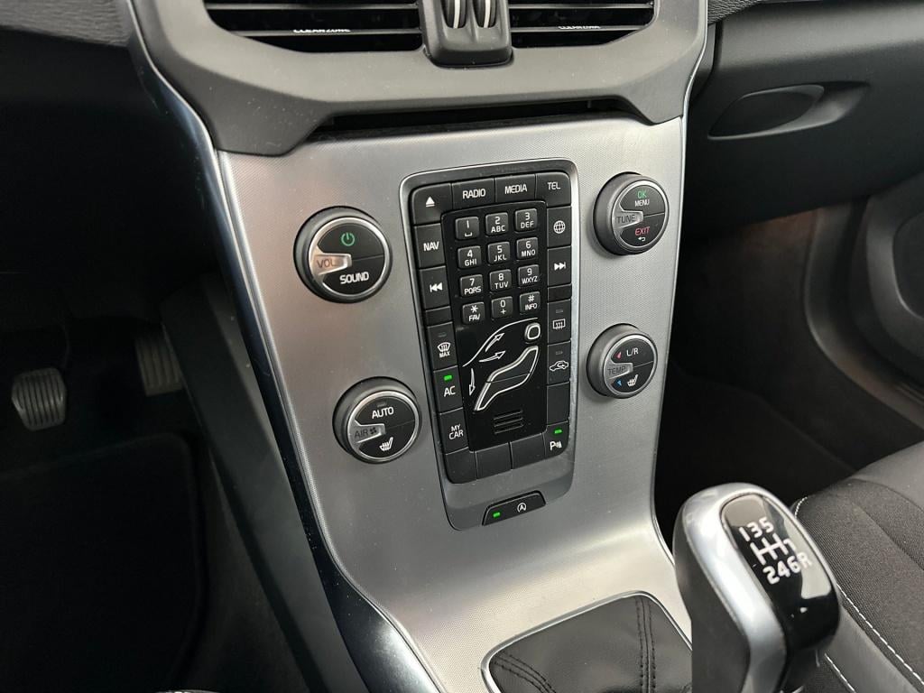 Volvo V40 2.0 t3 nordic+ | standkachel | stoelverwarming | cruise control |