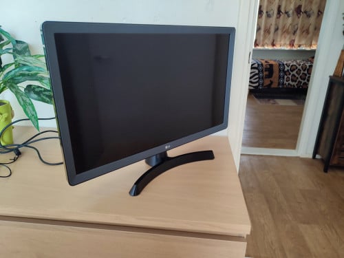 LG TV 24inch
