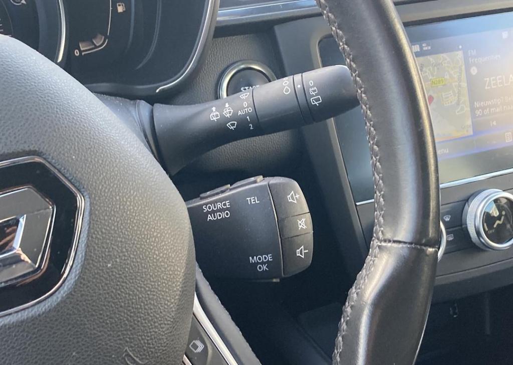 Renault Kadjar 1.3 tce 140 intens - leer / stoelverwarming