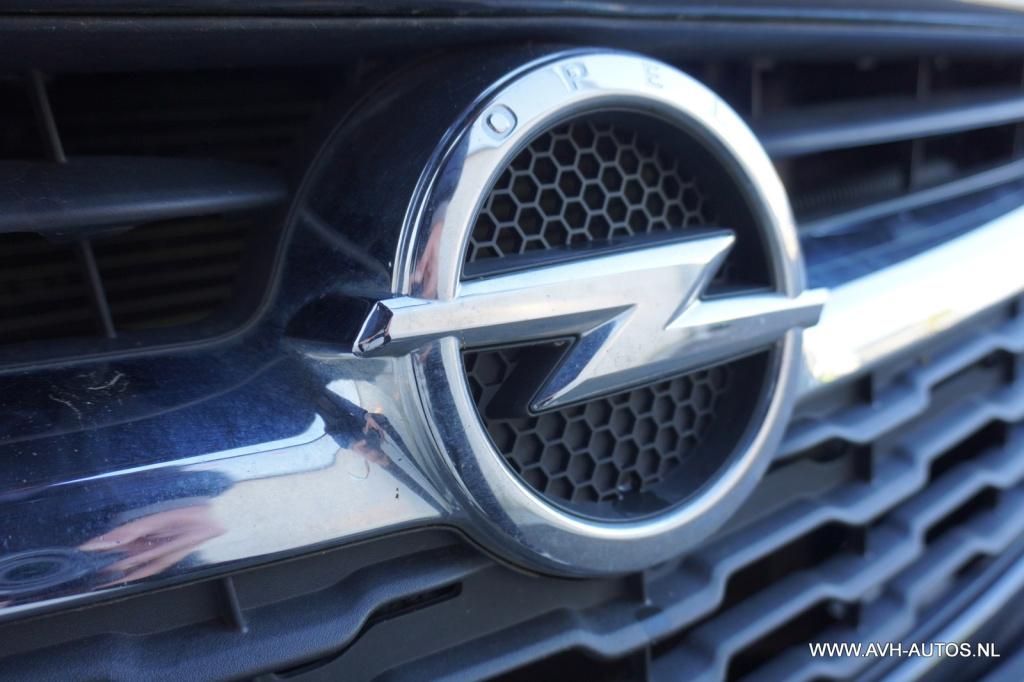 Opel Corsa 1.4 color edition