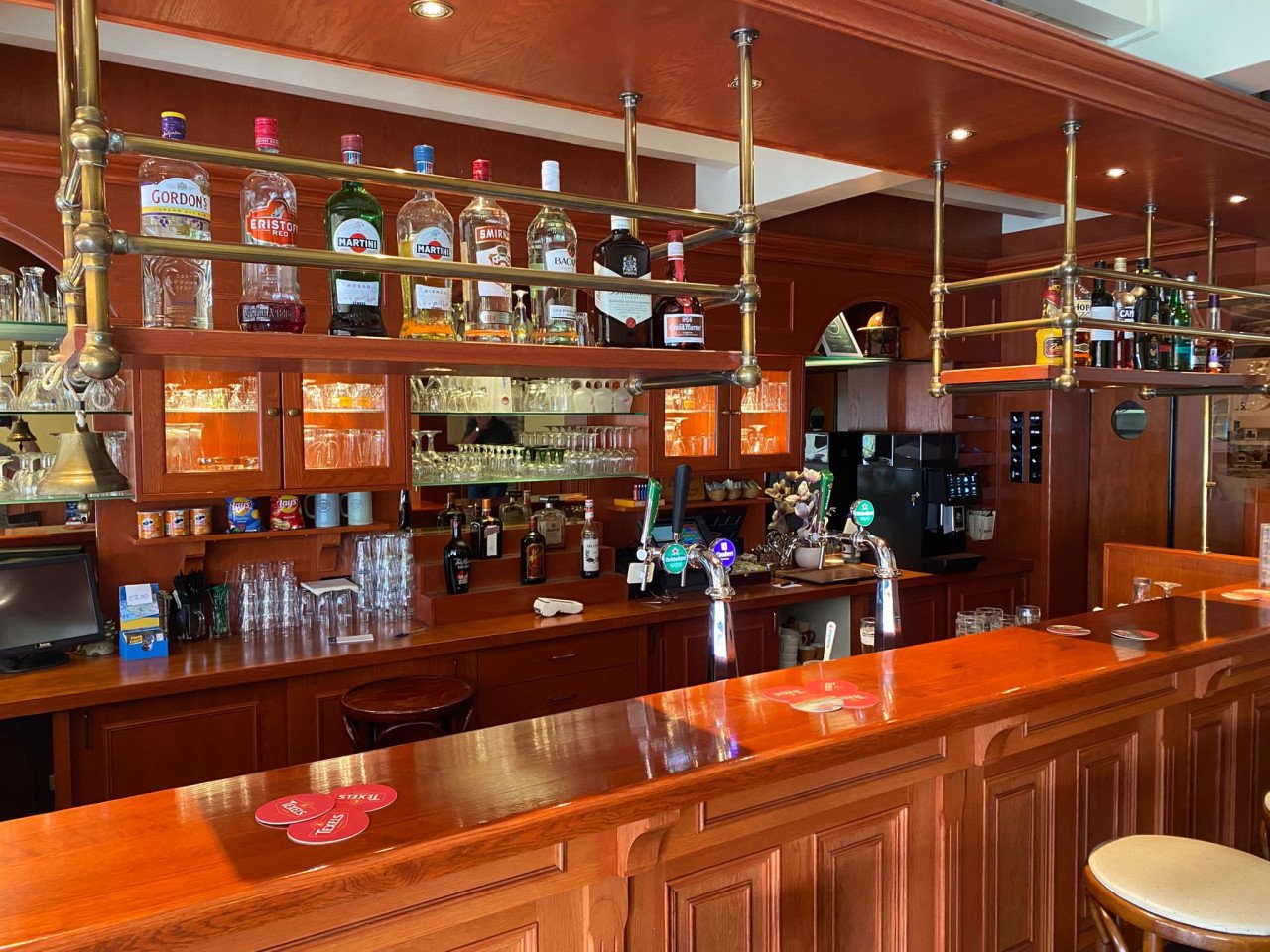 Cafe bar