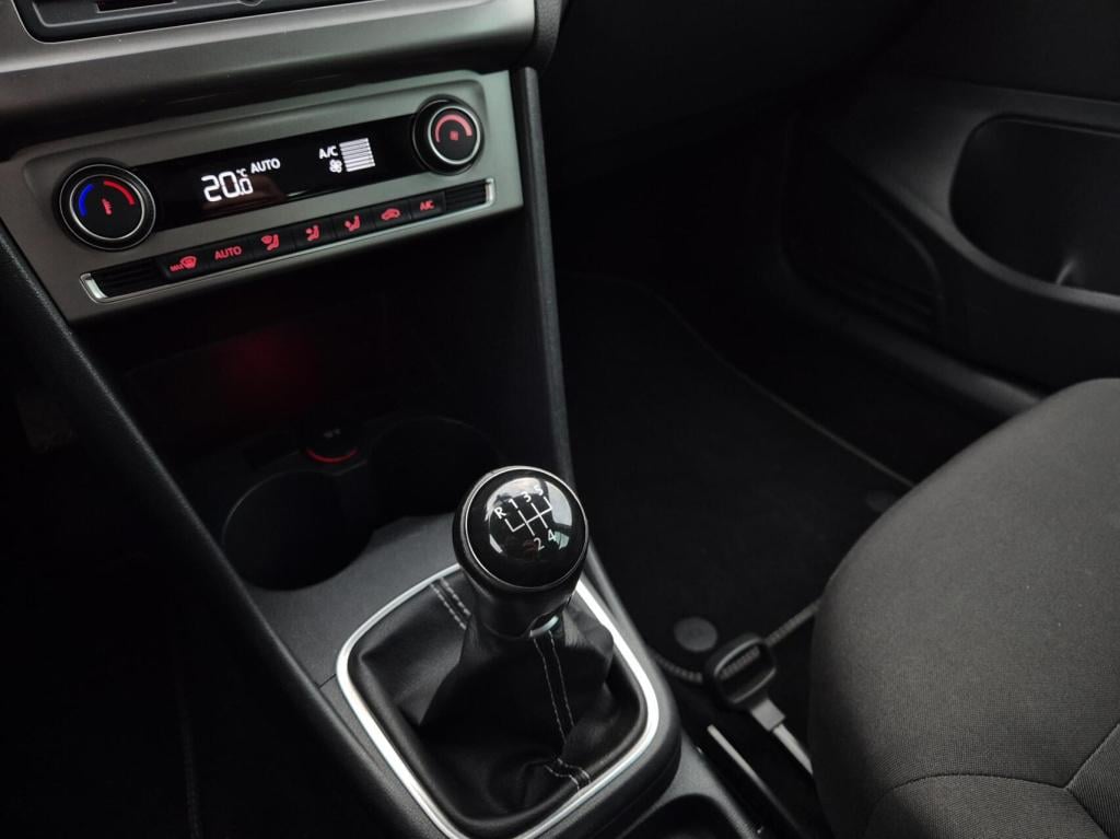 Volkswagen Polo 1.2 tsi lounge / 5- deurs / cruisecontrol / stoelverwarming