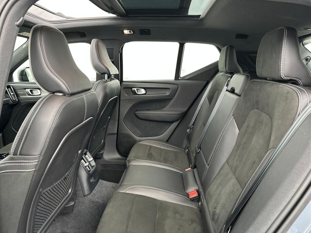 Volvo XC40 t5 262pk recharge r-design| pano| 360camera| ada.cruise| keyless
